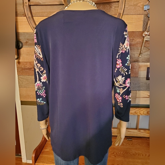 JM Collection Navy Floral Studded Tunic Top - Picture 9 of 11
